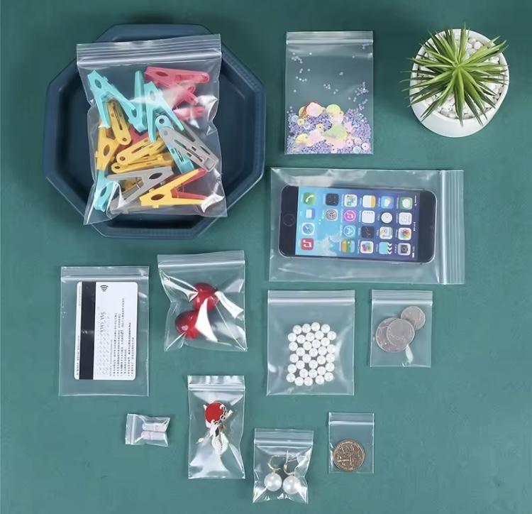 Hersluitbare plastic zakjes, ziplock bags, in verschillende maten